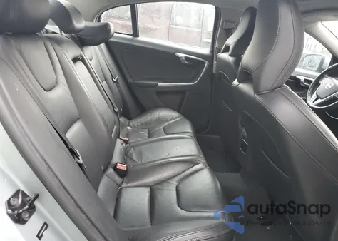 2013 Volvo S60 T5 из США, поврежденный, VIN YV1612FH8D2204579